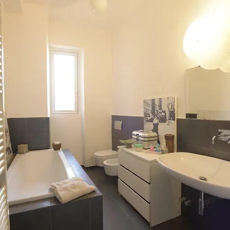 Whity House Centro-crocetta *
